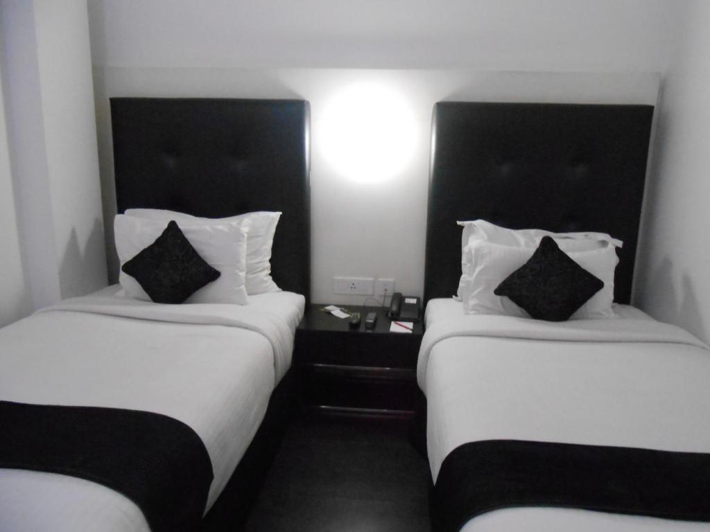 Sapphire Suite Calcutá Quarto foto