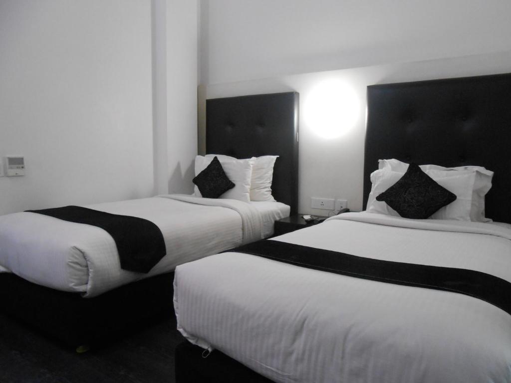 Sapphire Suite Calcutá Quarto foto