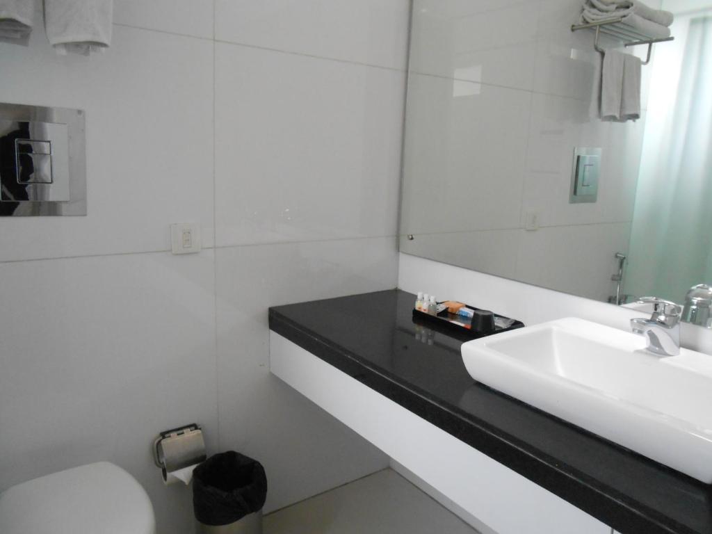 Sapphire Suite Calcutá Quarto foto