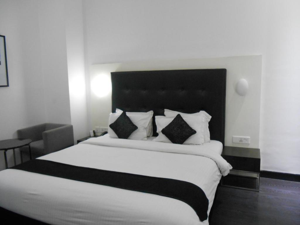 Sapphire Suite Calcutá Quarto foto